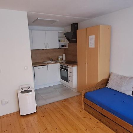 helle Souterrainwohnung nähe Flughafen, Landshut und München 1 bis 5 Personen Bruckberg Exterior foto